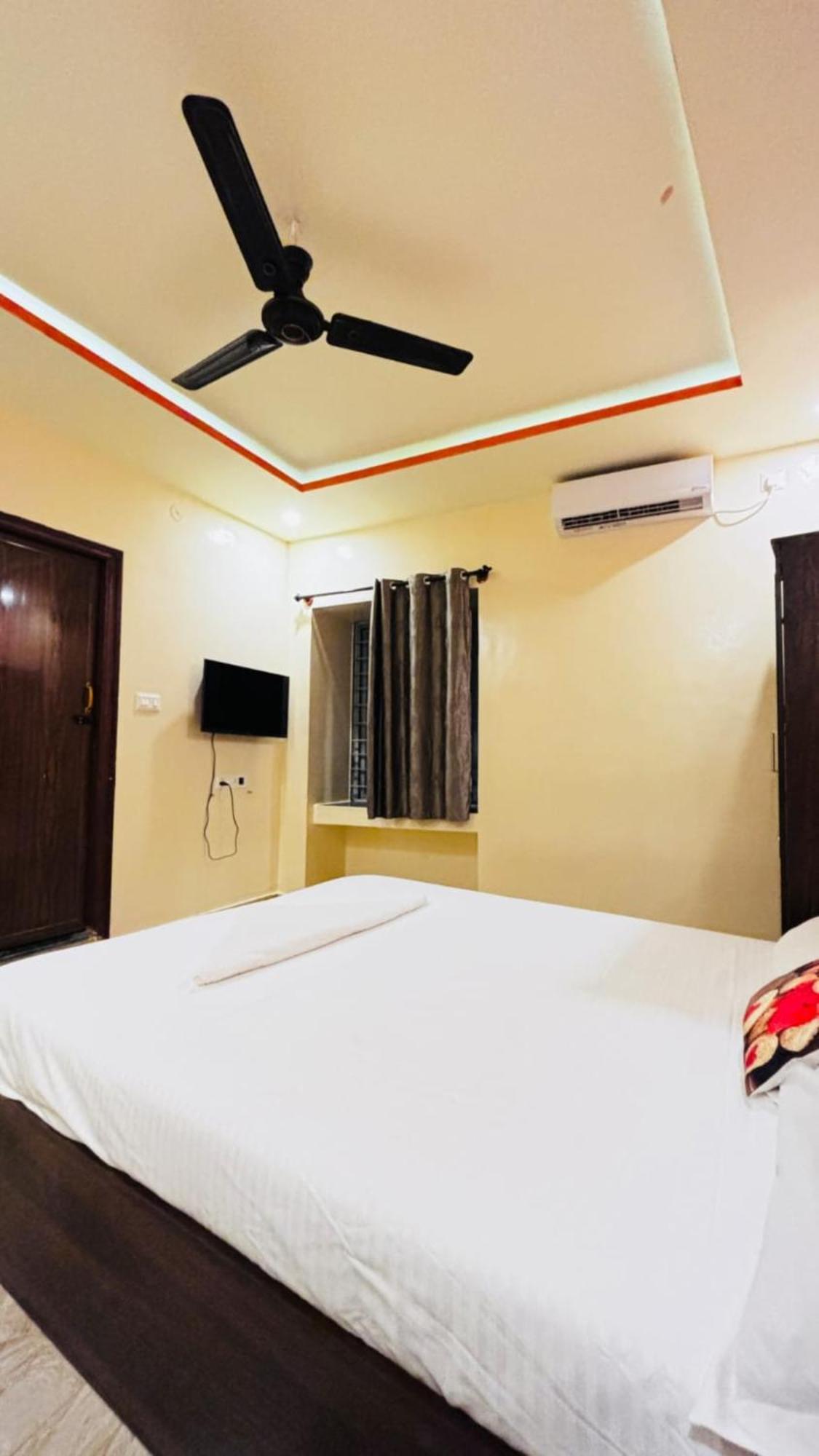 Hotel New Royal Ruby - Electronic City Phase 1 Kammasandra Exterior foto